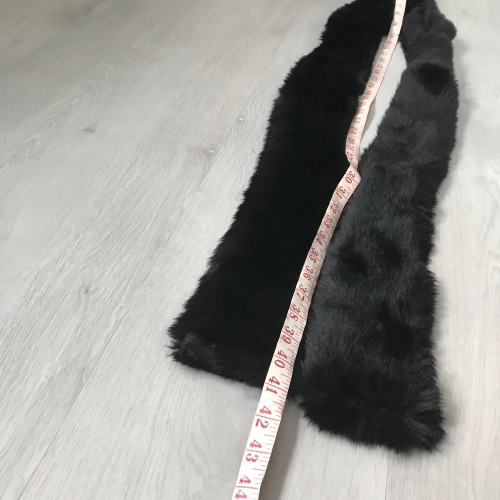 ARITZIA BABATON BLACK FAUX SCARF RECTANGLE WRAP